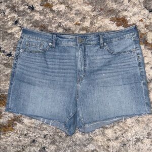 *Like New Torrid 5'' High-Rise Rhinestone Short